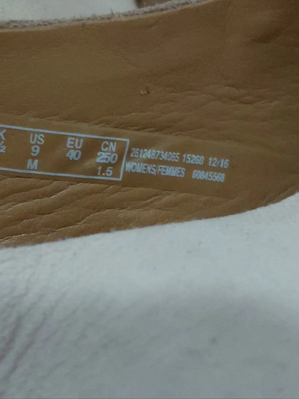 Clarks Chunky Wedge Sandals Women Sz 9 Taupe Beige Open Toe Soft Cushion Sandal